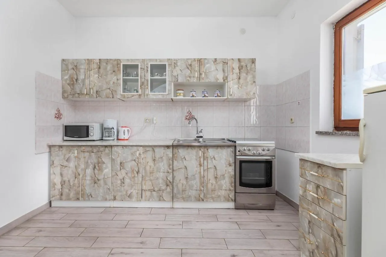 Apartment Apartman Mauro Pula